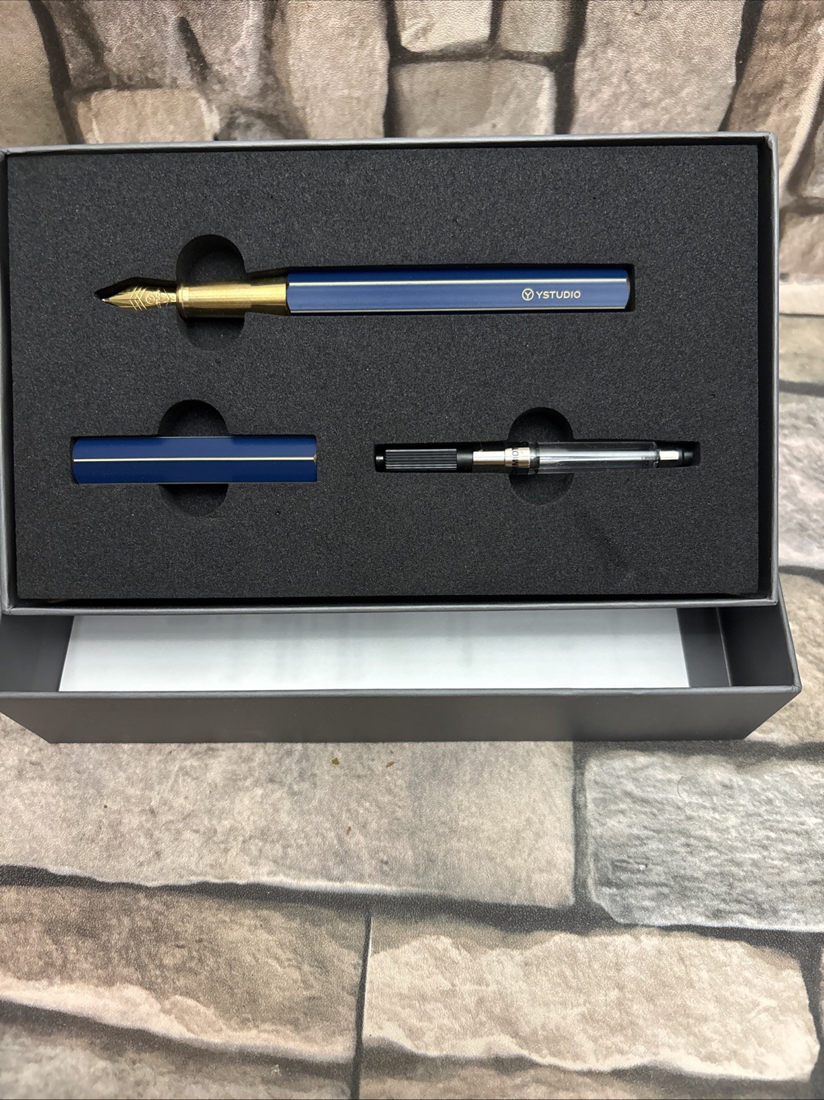 New Ystudio Classic Revolve Fountain Pen in Blue New Ystudio Classic Revolve Fountain Pen in Blue