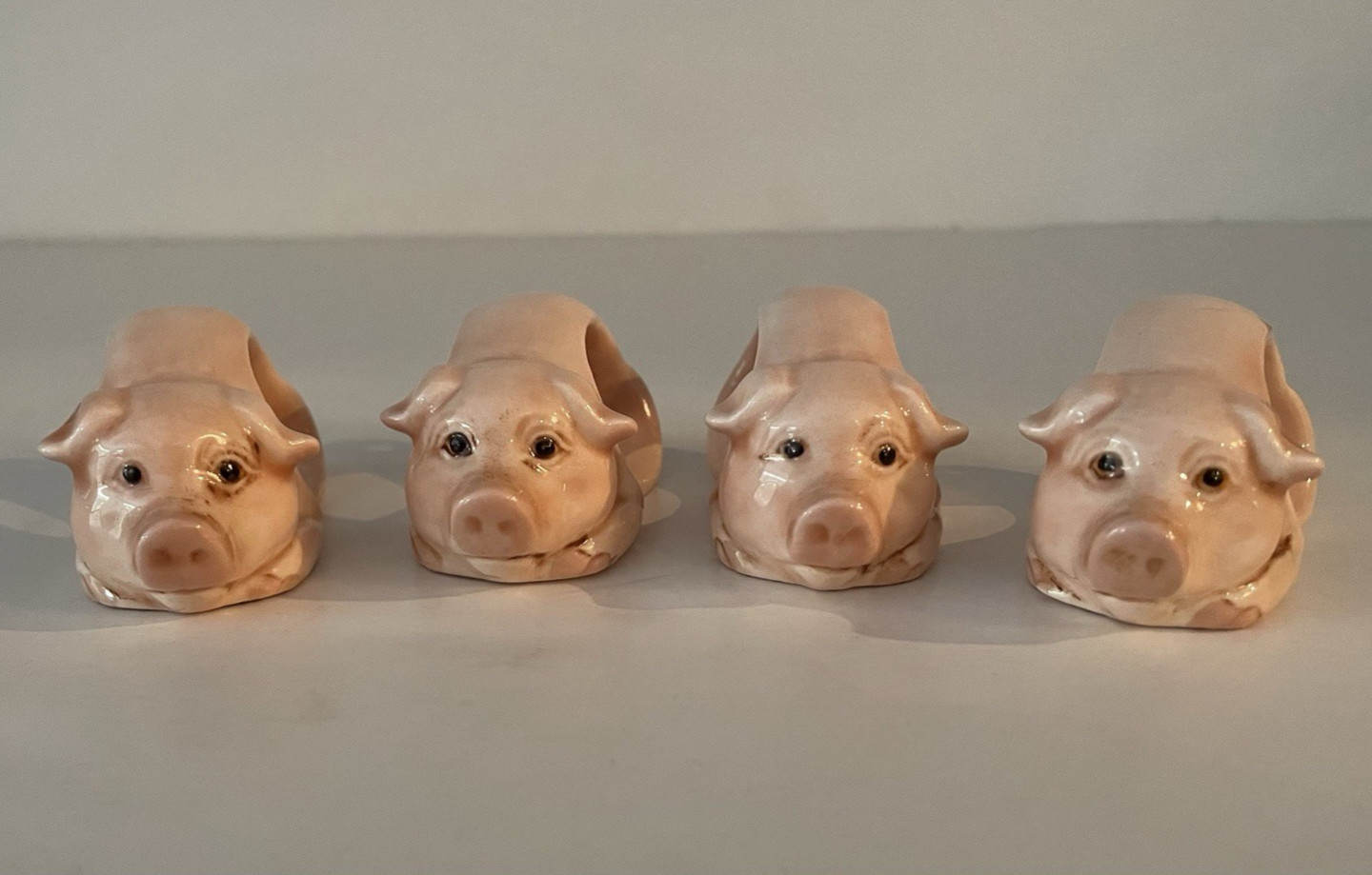 Set of 4 Ceramic Pig Napkin Holders Pink Piggy Napkin Rings BBQ Country Decor Set of 4 Ceramic Pig Napkin Holders Pink Piggy Napkin Rings BBQ Country Decor