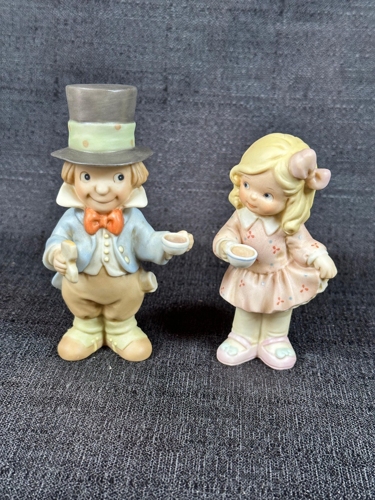 Disney ENESCO Vtg 1996 Memories 2 Piece Alice in Wonderland & Mad Hatter EUC Disney ENESCO Vtg 1996 Memories 2 Piece Alice in Wonderland & Mad Hatter EUC