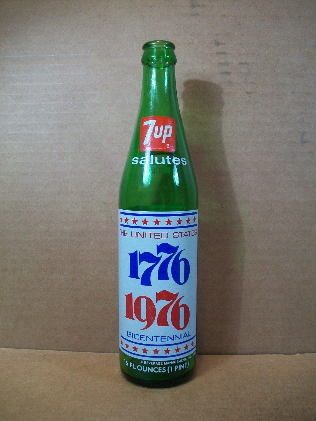Vintage 1976~7up Commemorative 16oz Bottle~Bicentennial Liberty Bell~10.75\