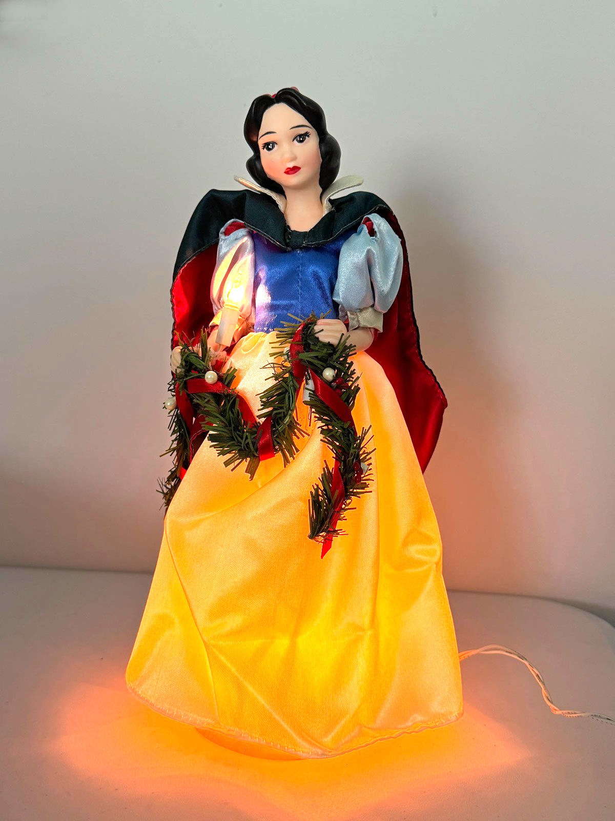 Vintage Disney’s Snow White Christmas Tree Topper 10