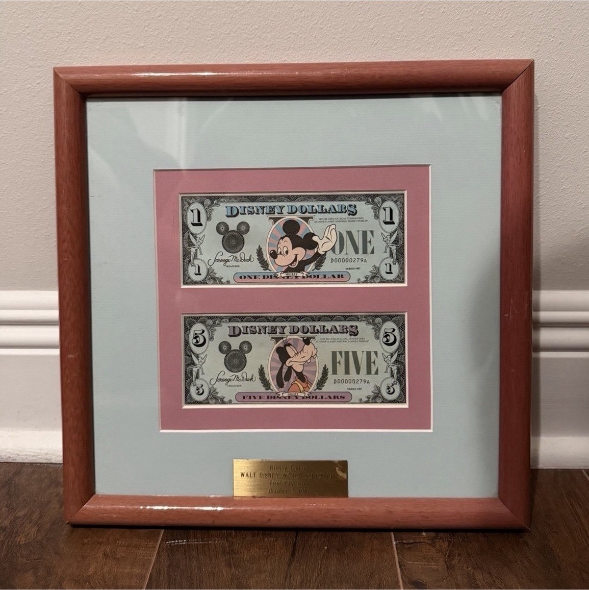 1987 Disney Dollars $1 $5 Matching Serial #279 D Issue Series A Framed Set