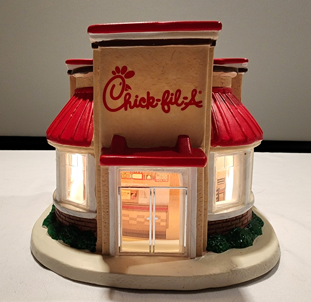 Chick-fil-A Lighted Building with Eat Mor Chikin Cow – Original Box (Rare)