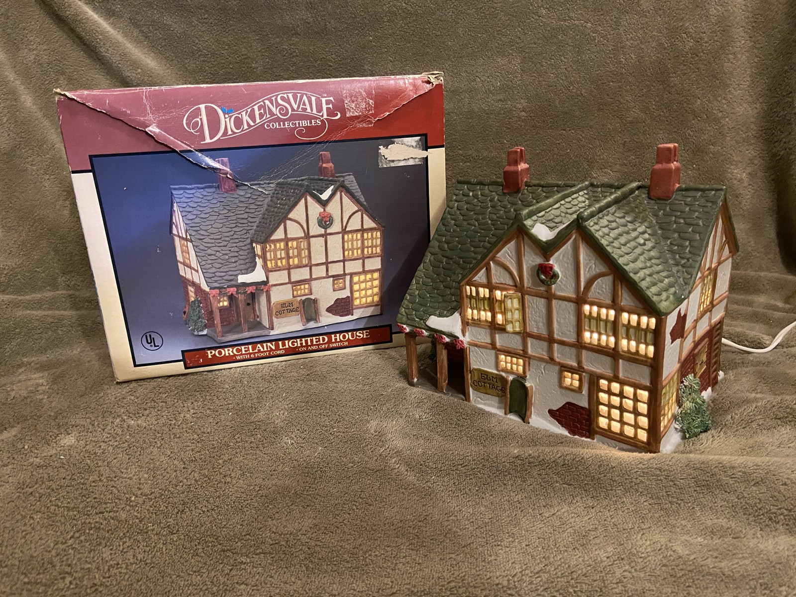 Lemax Dickensvale Porcelain Lighted Elm Cottage House Vintage 1991 w/ box 15034 Lemax Dickensvale Porcelain Lighted Elm Cottage House Vintage 1991 w/ box 15034