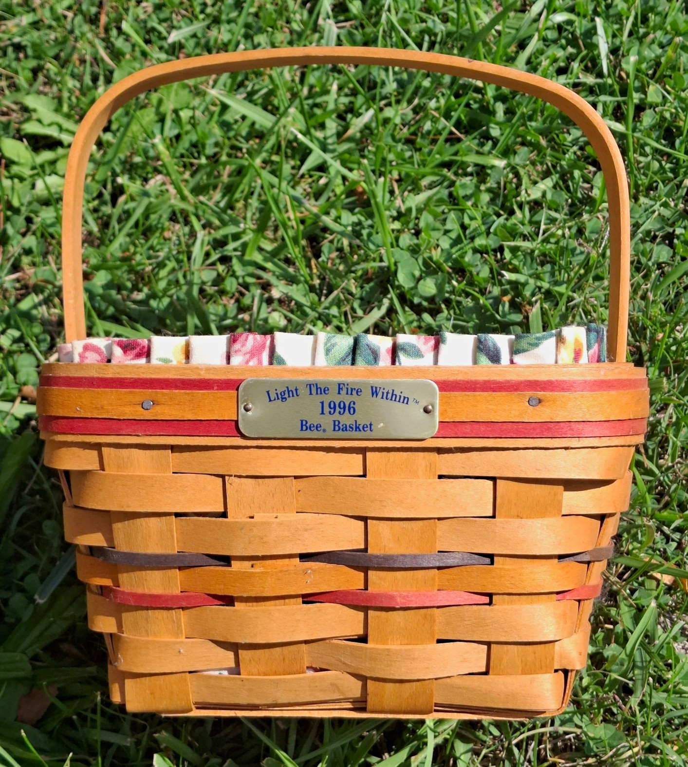 Vintage 1996 Longaberger Bee Basket Vintage 1996 Longaberger Bee Basket
