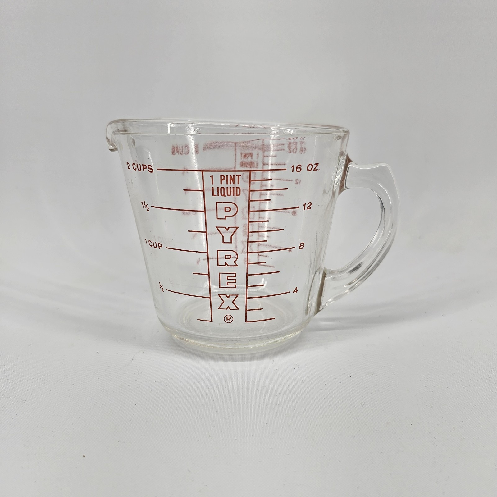 Vintage PYREX 516 Glass Measuring Cup Red Lettering Closed D-Handle 2 Cup/1 Pint