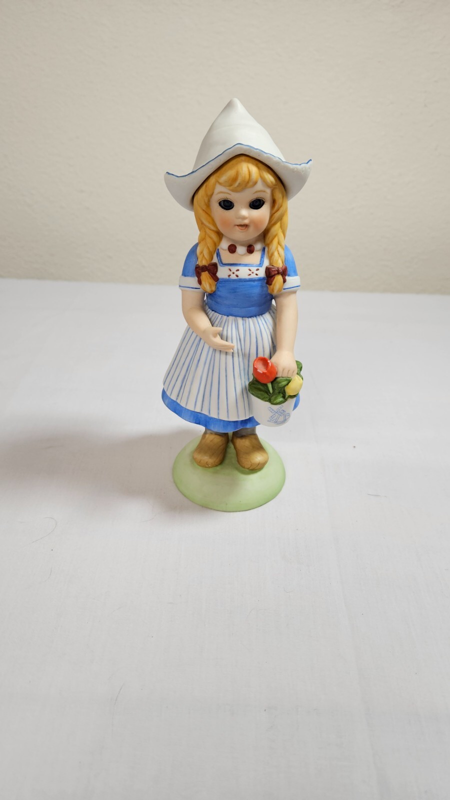 Vintage 1984 Enesco porcelain Katrina figurine Vintage 1984 Enesco porcelain Katrina figurine