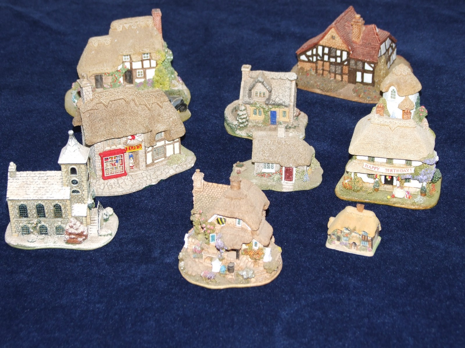 LILLIPUT LANE  A JOB LOT OF TEN HOUSES