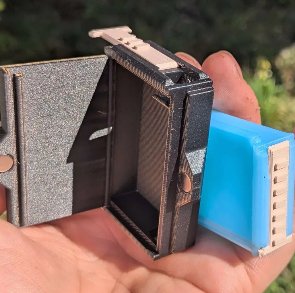 The Perfect 3 Way Snuffbox - Portion, Pour, and Pinch your Nasal Snuff