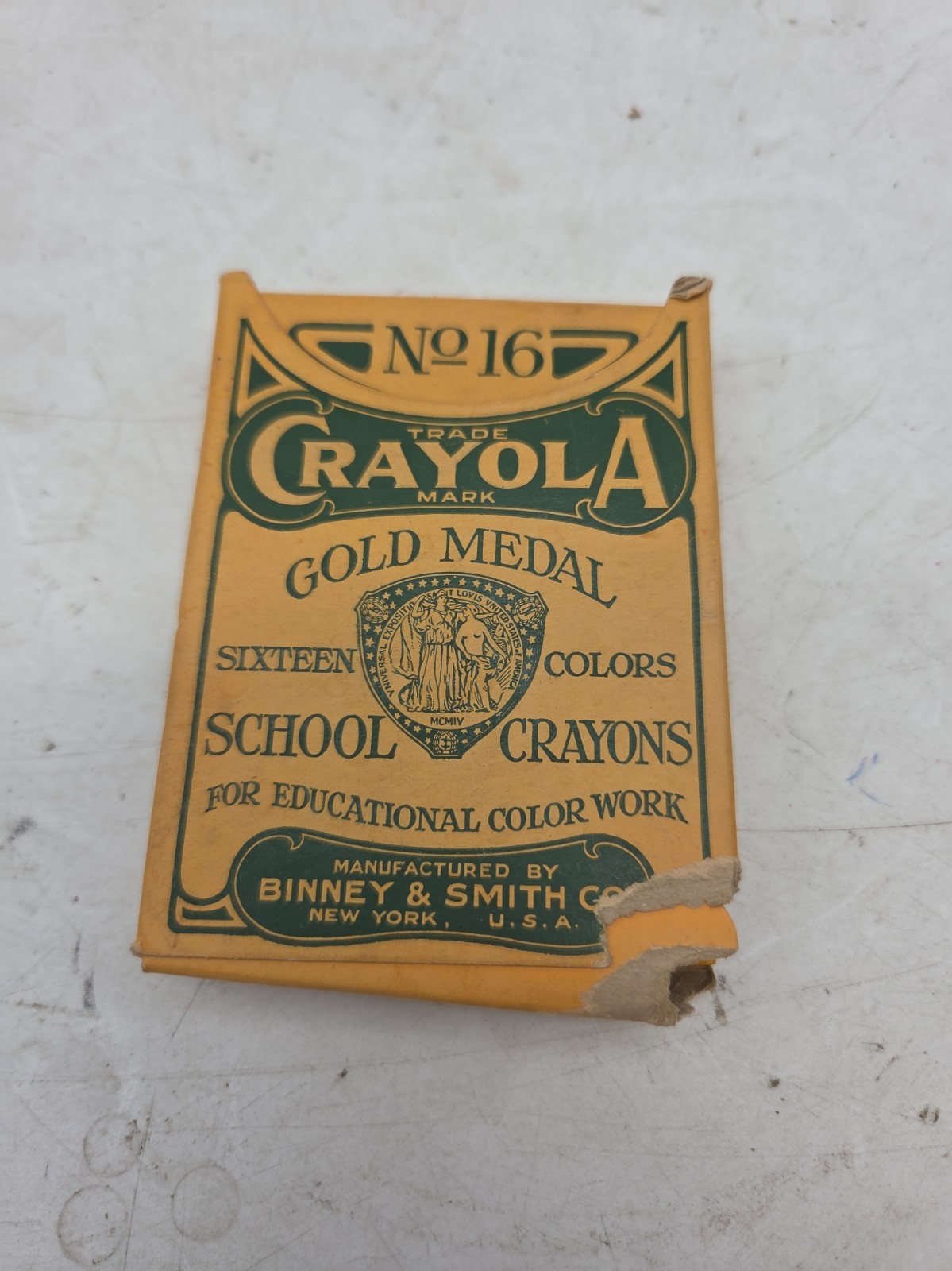 Vintage Binney & Smith Gold Medal Crayola School Crayons Box No 16