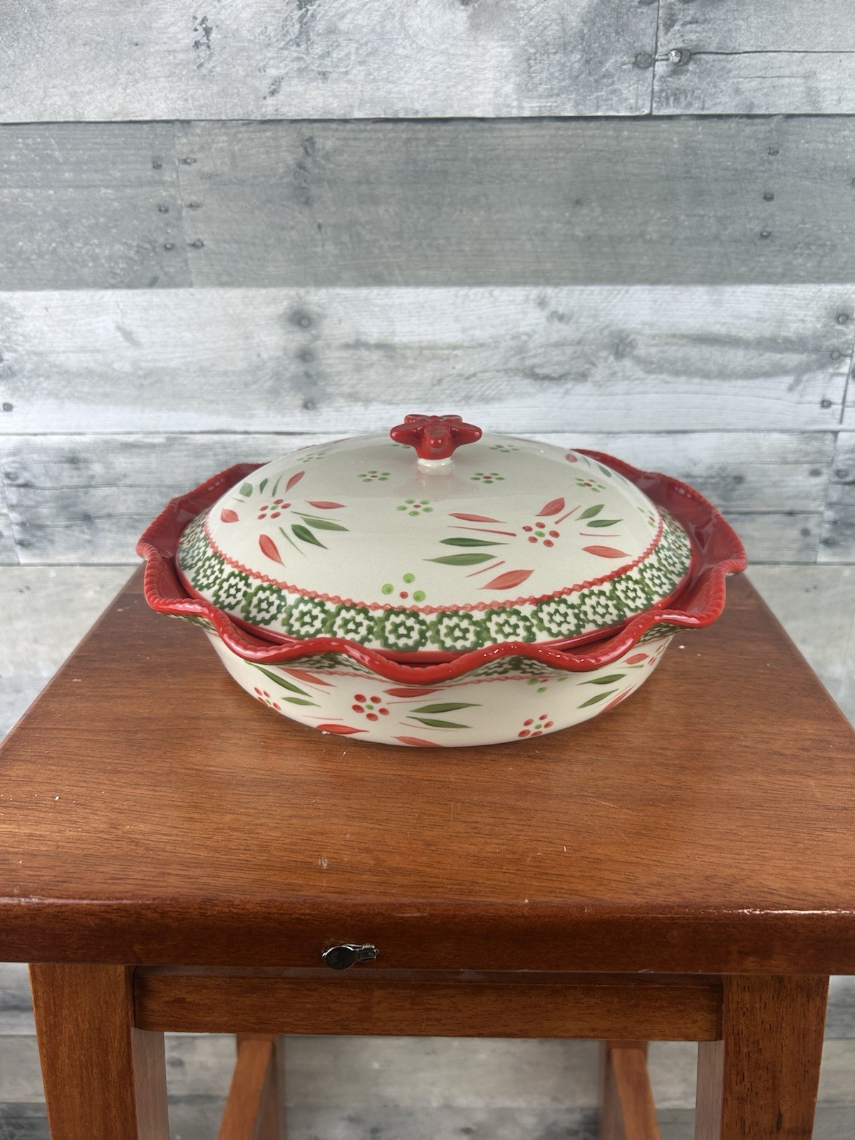 Temp-tations Figural Christmas Pie Dish with Lid Red Ceramic Baker