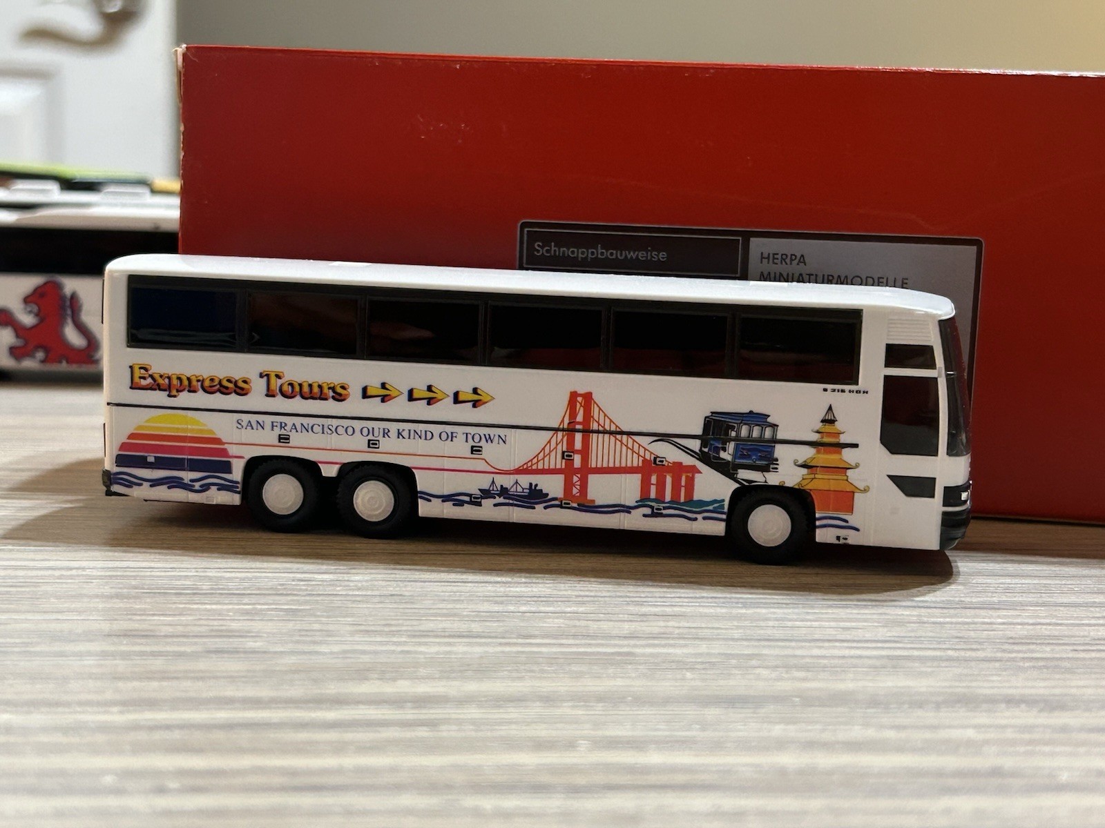 1/87 HO Scale Herpa Express Tours Setra S215 Bus Model New