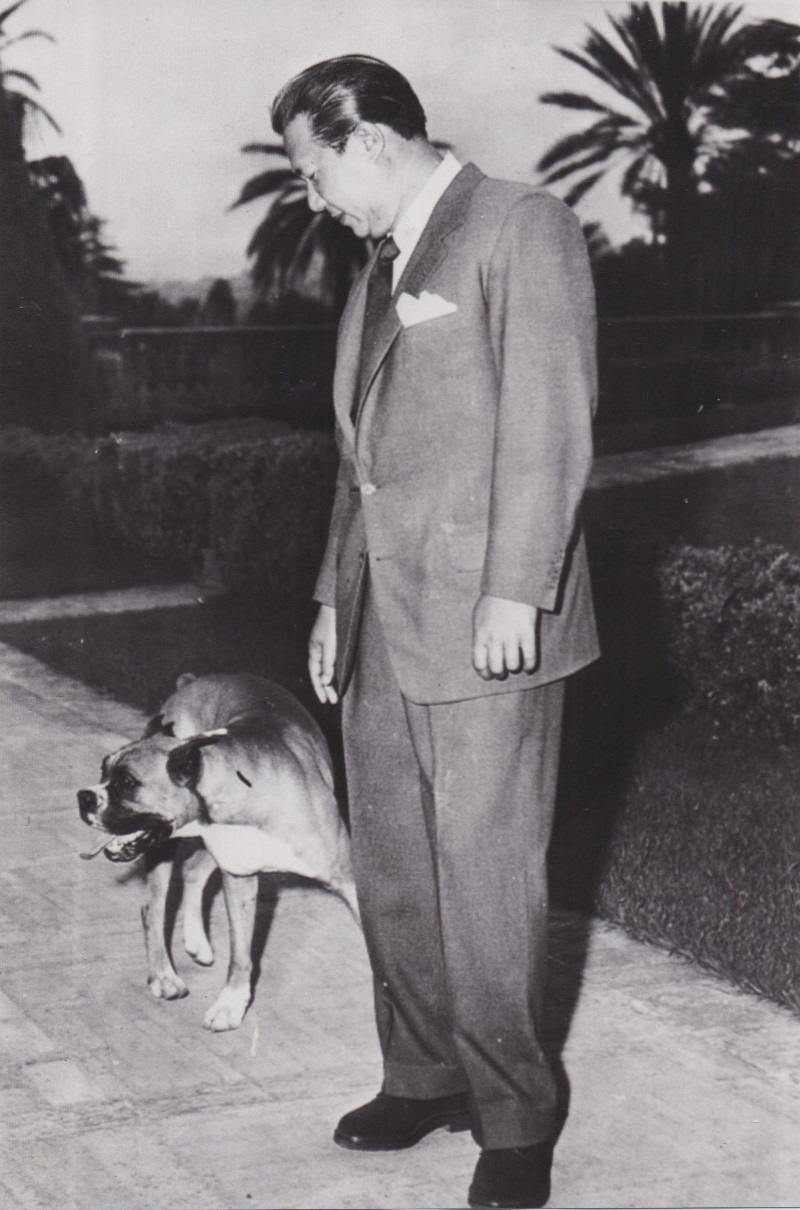 1955 Press Photo Emperor of Annam and Indo-China Bao Dai with Pet Dog in France