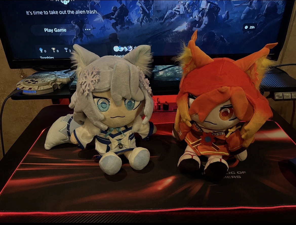 Rare Smug Alana YouTooz Limited Release Vtuber Snow & Fire Plushies