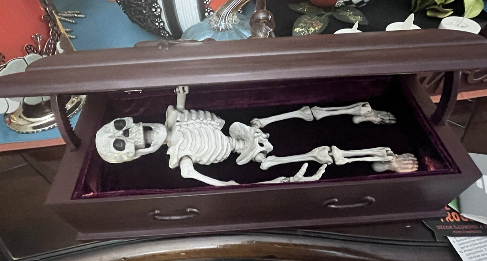 MR CHRISTMAS MR HALLOWEEN ANIMATED MUSICAL LIGHTED SKELETON IN COFFIN - C VIDEO MR CHRISTMAS MR HALLOWEEN ANIMATED MUSICAL LIGHTED SKELETON IN COFFIN - C VIDEO