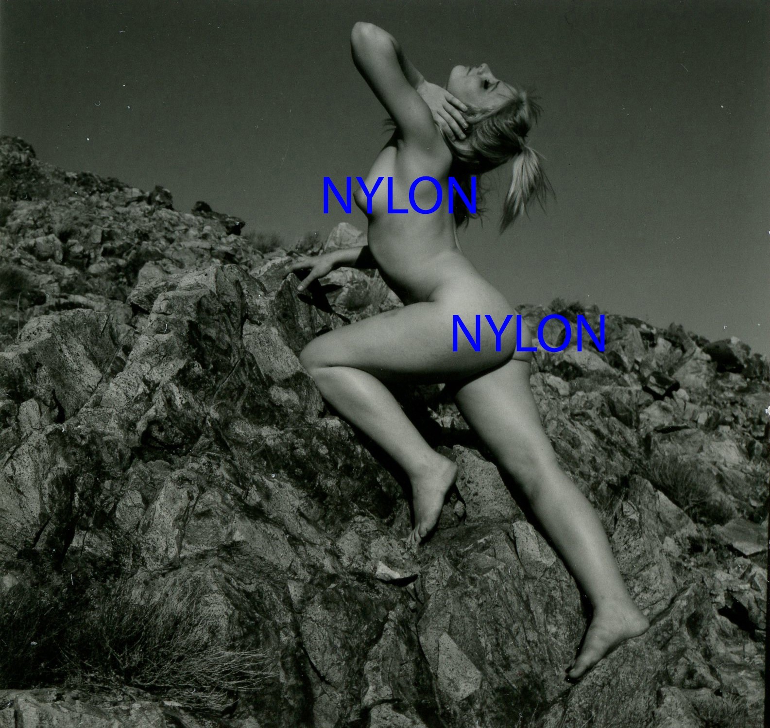 RARE VINTAGE 2 x 2 PHOTOGRAPH OF A NUDE MODEL BY ANDRE DE DIENES