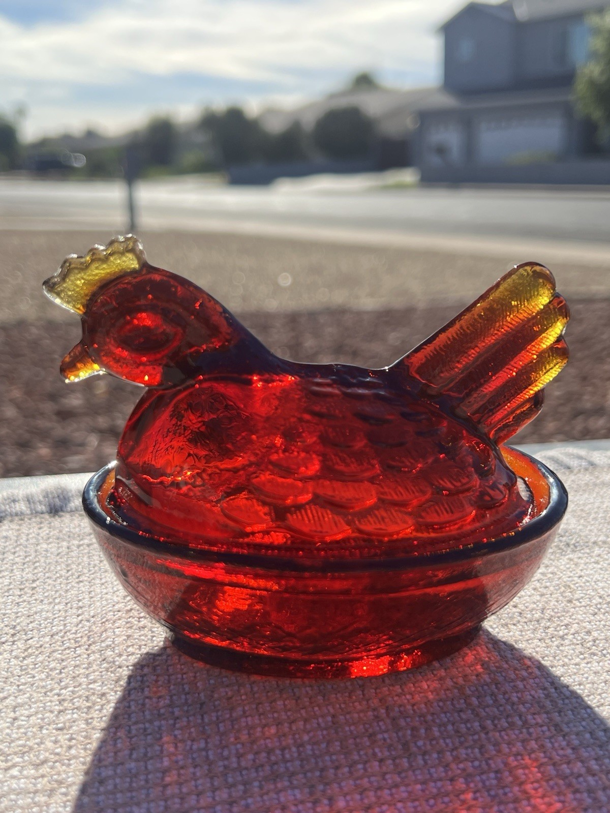 VINTAGE L.E Smith Amberina Glass Mini Hen On Nest UV Glowing Cadmium Salt Cellar VINTAGE L.E Smith Amberina Glass Mini Hen On Nest UV Glowing Cadmium Salt Cellar