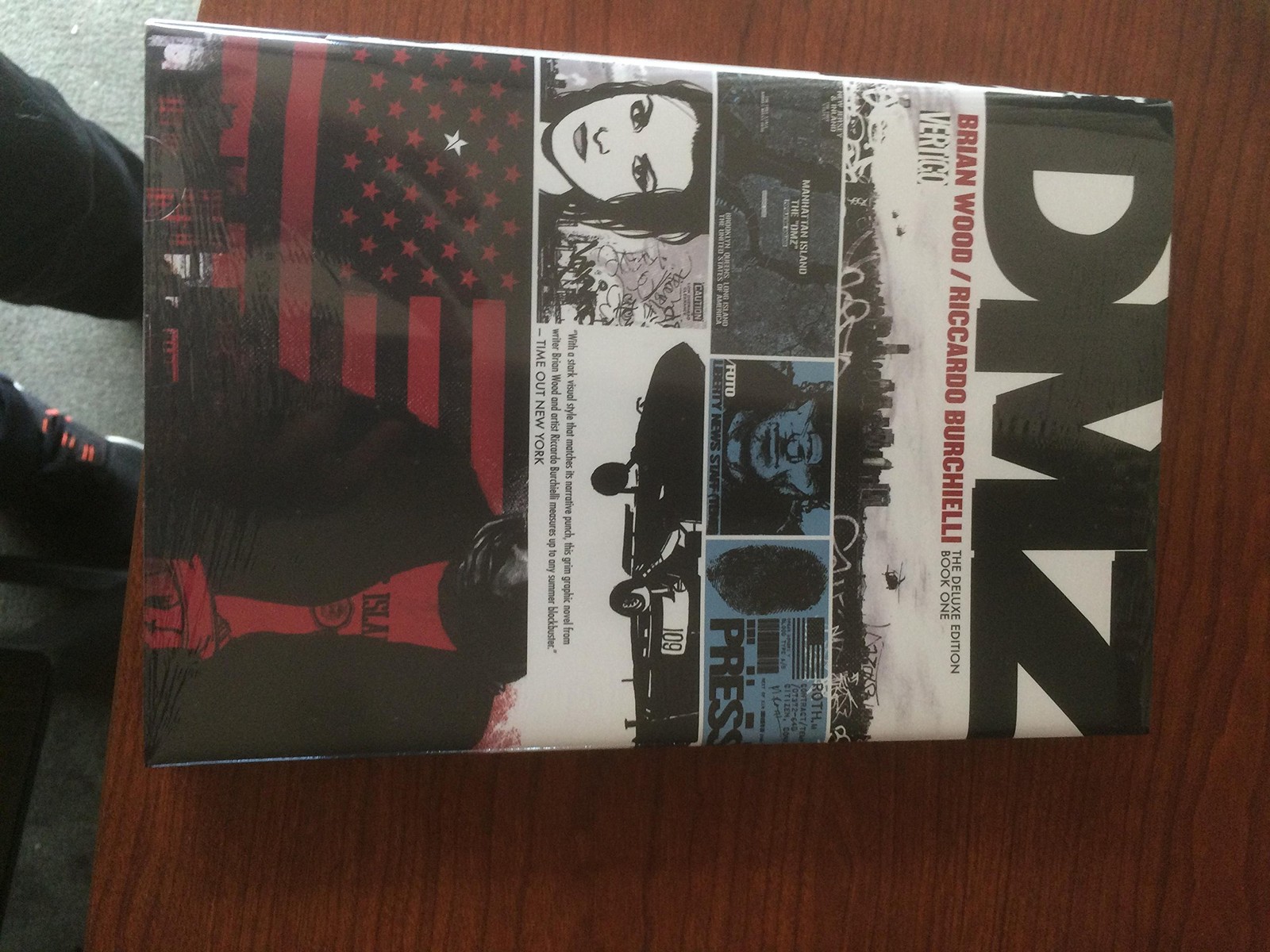 DMZ The Deluxe Edition Book One (DMZ (Deluxe)) DMZ The Deluxe Edition Book One (DMZ (Deluxe))