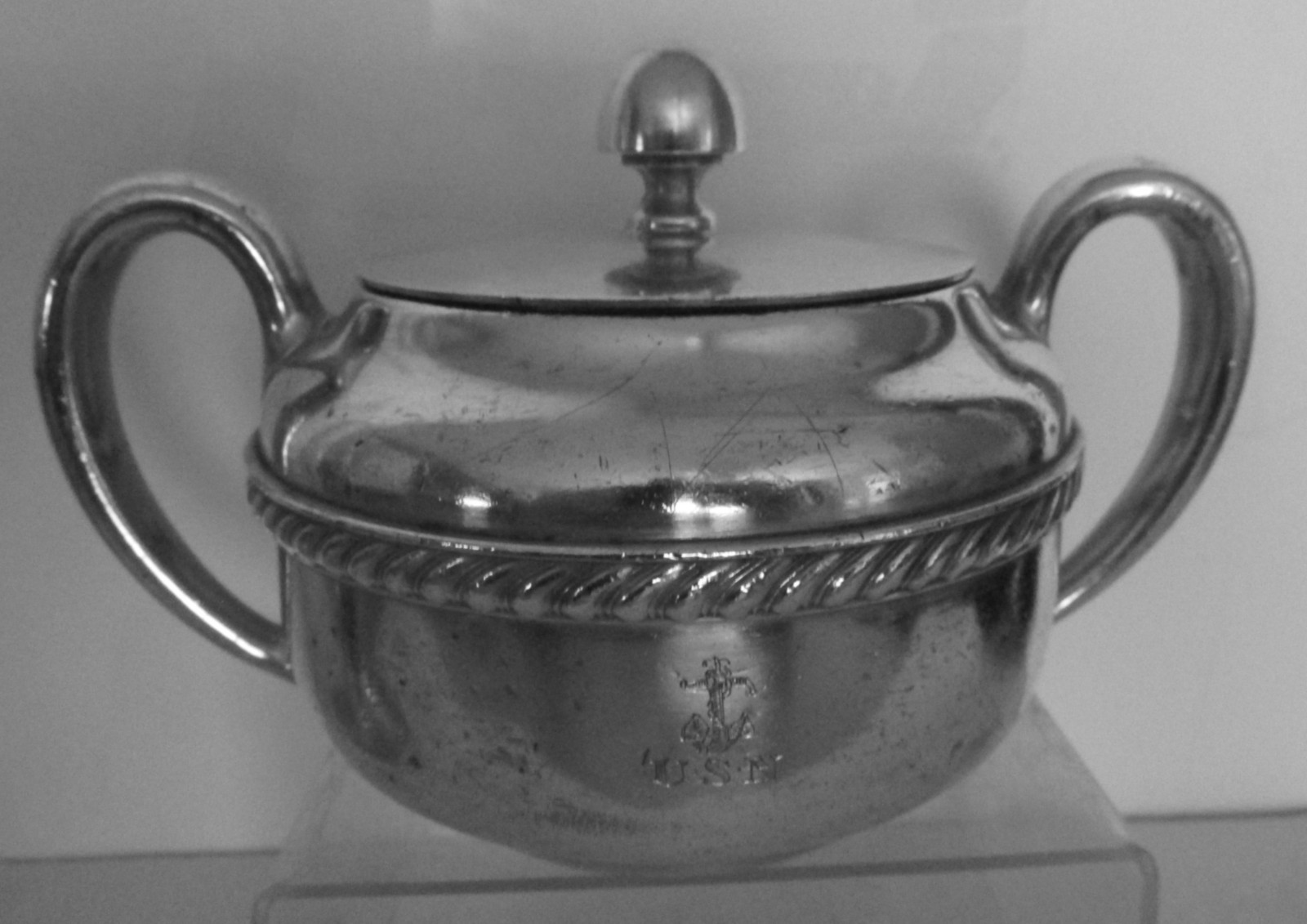 1941 US Navy Officers Wardroom Mess Silverplate Sugar Bowl w Fouled Anchor & USN 1941 US Navy Officers Wardroom Mess Silverplate Sugar Bowl w Fouled Anchor & USN