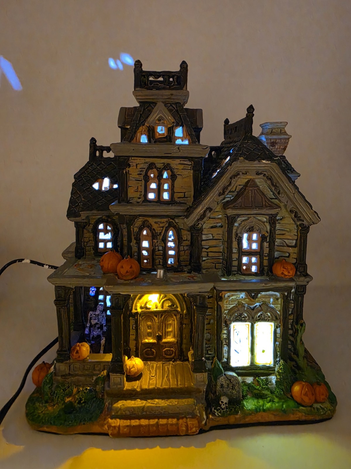Lemax Spooky Town Dreadful Manor 85708- Box, Packaging, Adapter No Sound Lemax Spooky Town Dreadful Manor 85708- Box, Packaging, Adapter No Sound