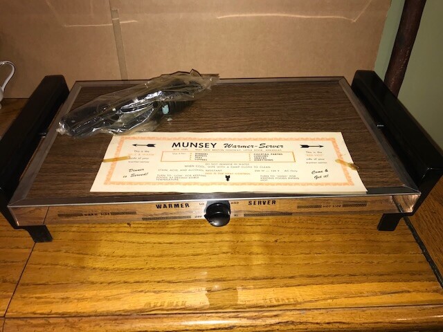 Vintage Munsey Warmer Server
