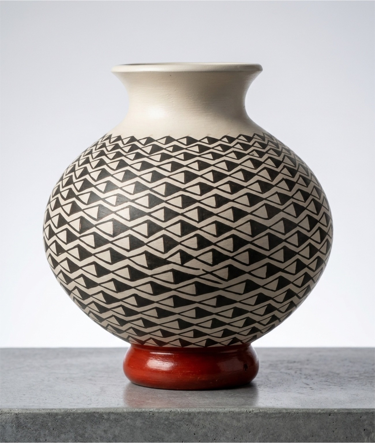 Vintage Mata Ortiz Hand-Painted Ceramic Vase – Signed by Elena Rodriguez Vintage Mata Ortiz Hand-Painted Ceramic Vase – Signed by Elena Rodriguez