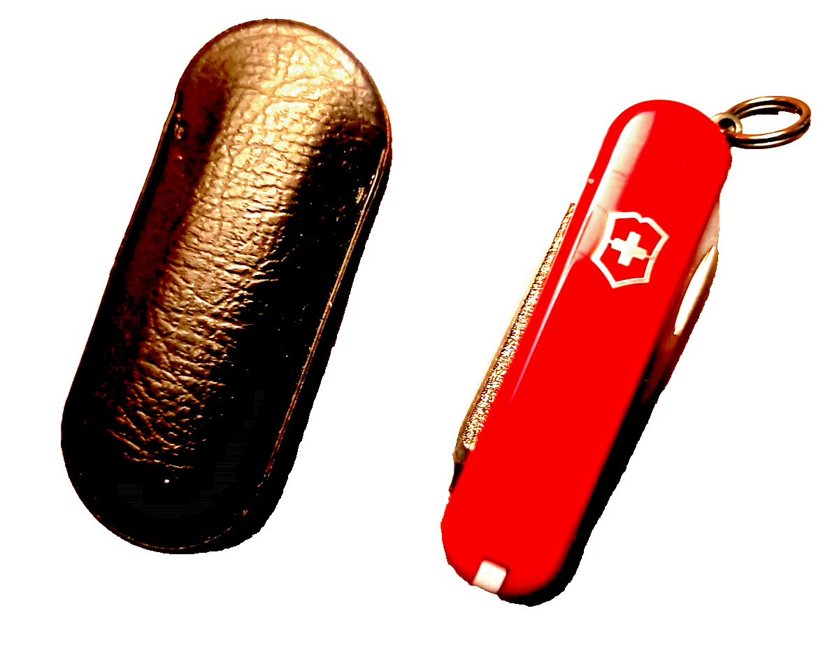 NEW in Box Victorinox Knife Swiss Army 58mm Knife  RED CLASSIC SD + Sleeve