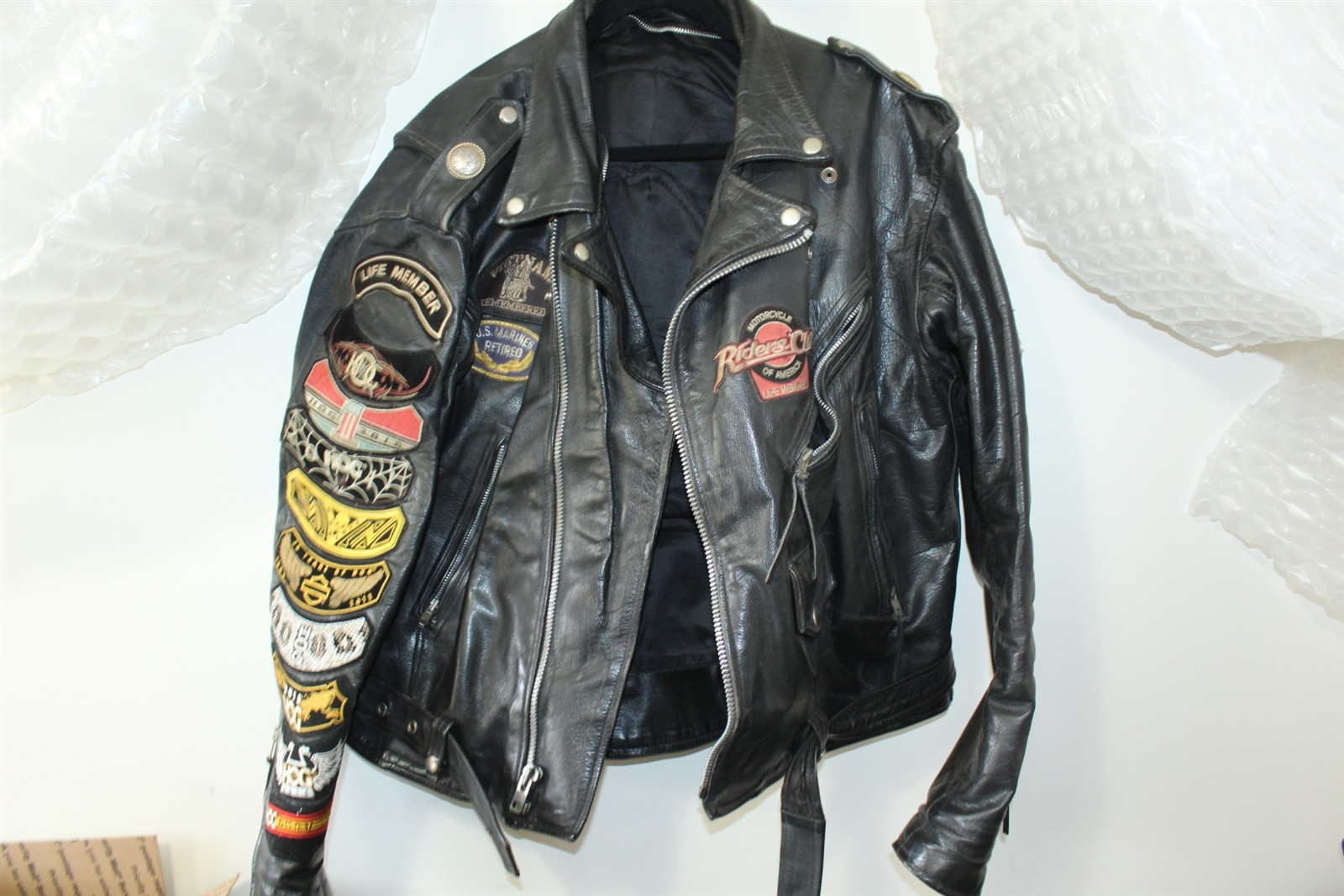 Vintage Leather Jacket Harley Owners Group With Multiple Patches Black SZ 50 BT Vintage Leather Jacket Harley Owners Group With Multiple Patches Black SZ 50 BT
