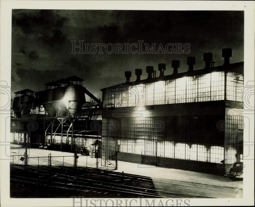 Press Photo Night view at General Motors Company - lra08334