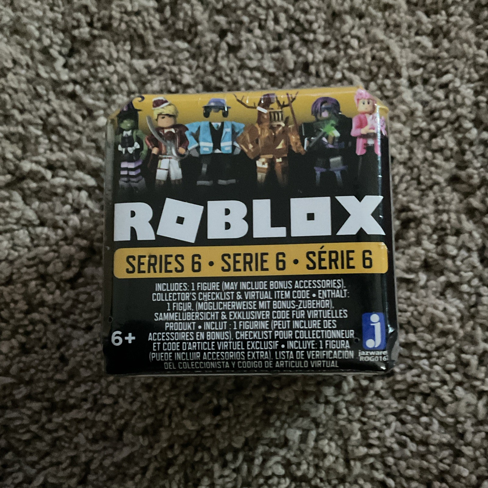 Jazwares Roblox Series 6 Mystery Figure Blind Box Unopened, 1 Figure, 6+ Jazwares Roblox Series 6 Mystery Figure Blind Box Unopened, 1 Figure, 6+