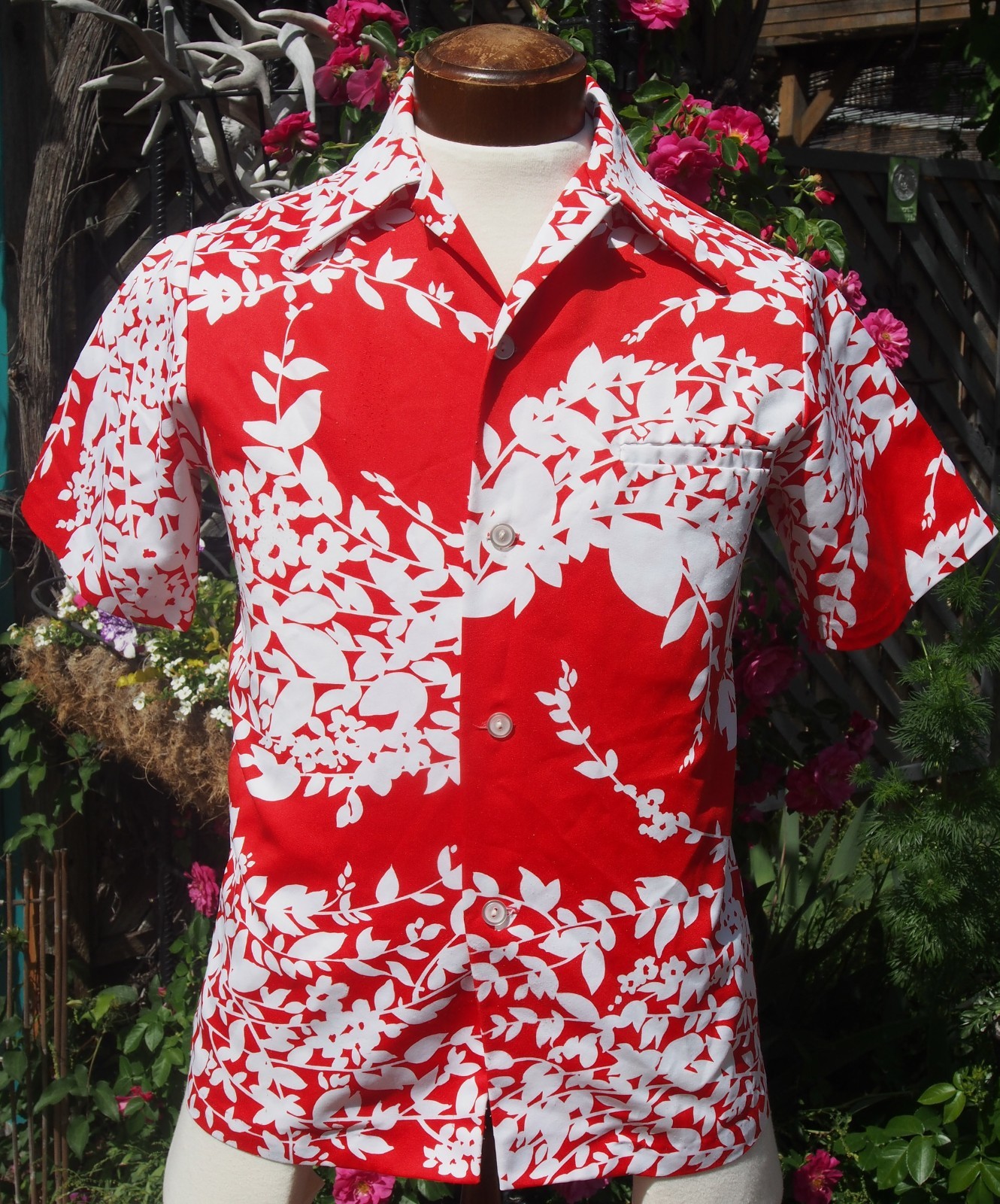 Vintage 70s Waikiki-Wear Polyester Hawaiian Shirt by Mildred\'s of Hawaii Size S