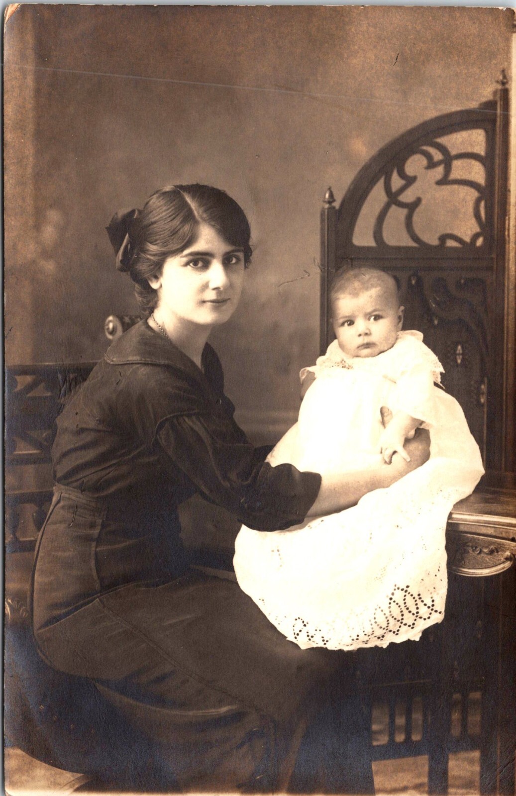 A LOVELY YOUNG MOTHER AND HER BABY : BUENOS AIRES, ARGENTINA : 1913