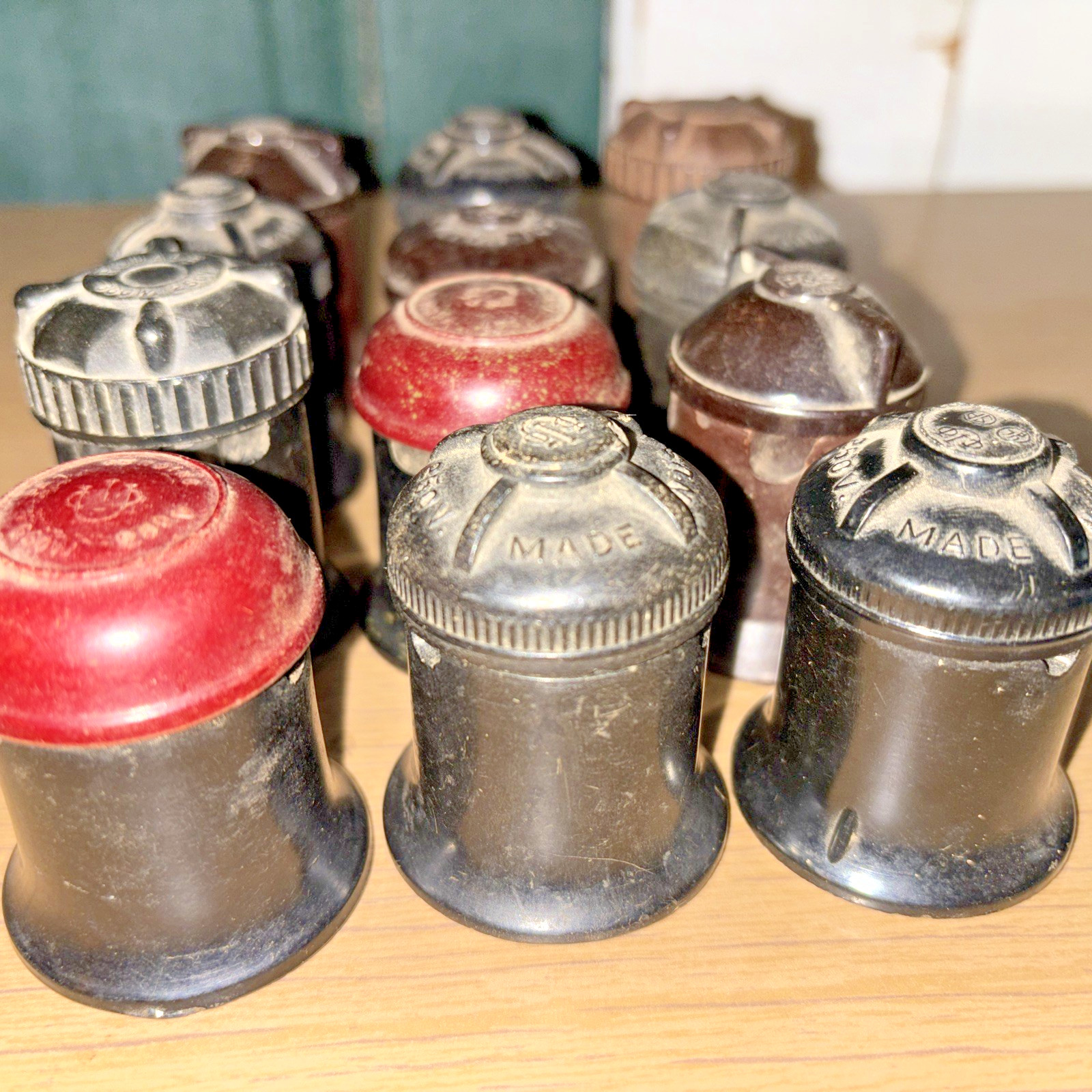12 Antique Bakelite/ Phenolic In Line/String Light Bulb Sockets *Edison Style* 12 Antique Bakelite/ Phenolic In Line/String Light Bulb Sockets *Edison Style*