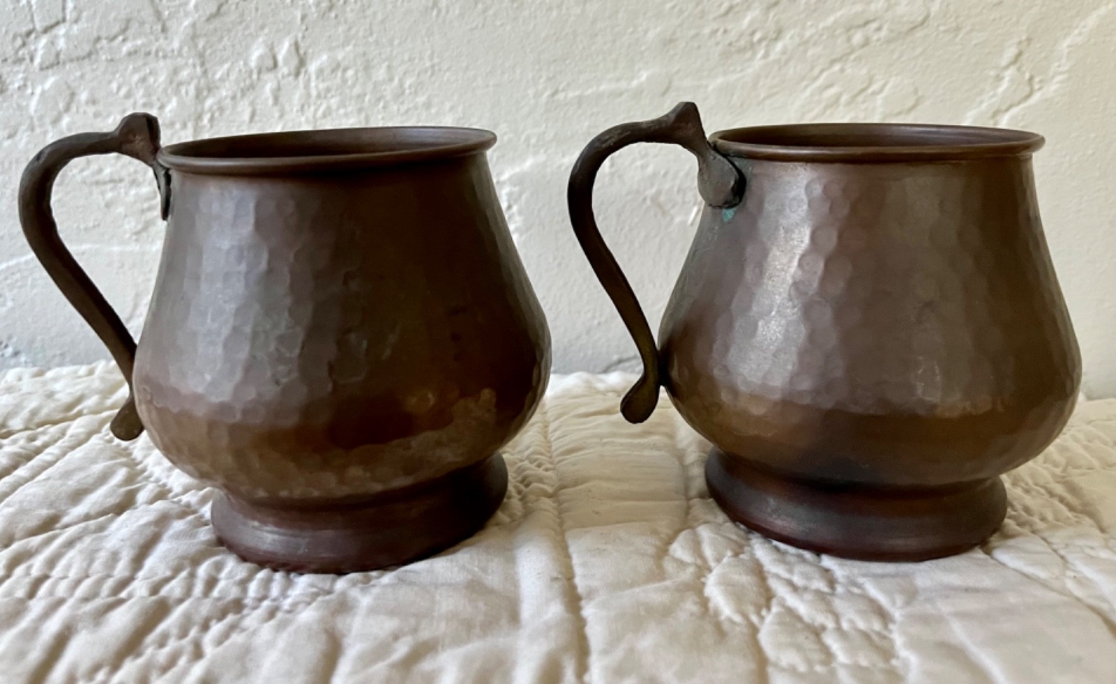 Antique Arts and Crafts Handmade Hammered Copper Pair of Primitive Mugs