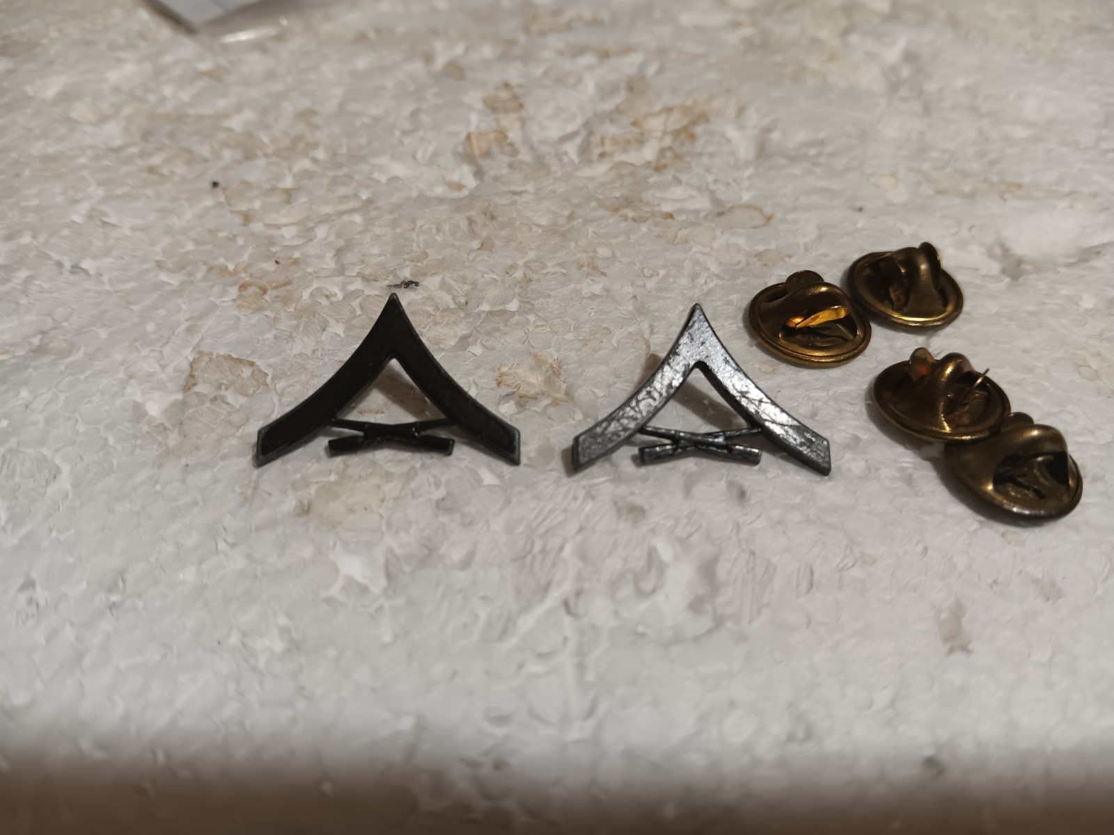 U. S. MARINE CORPS  BLACK METAL RANK PINS LCPL LANCE CORPORAL USMC (25-065)