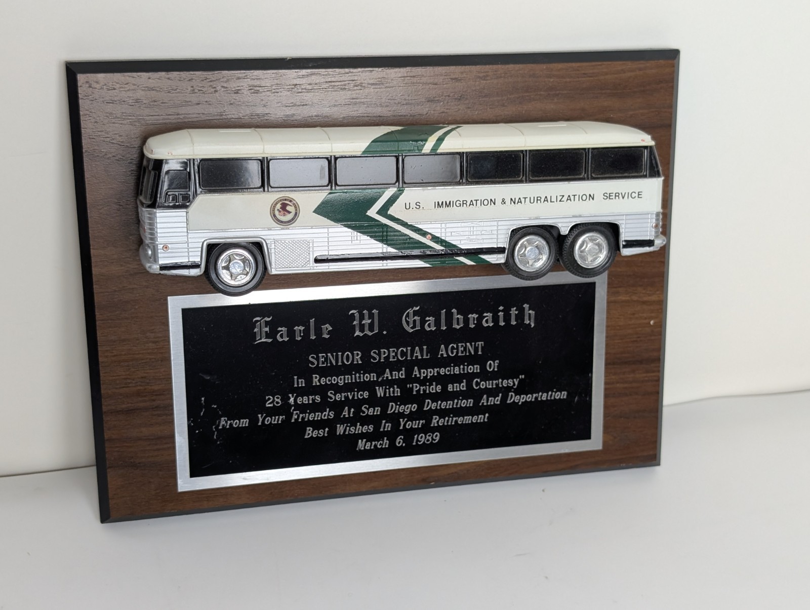 Vintage 1989 INS Immigration Senior Special Agent Retirement Plaque Bus