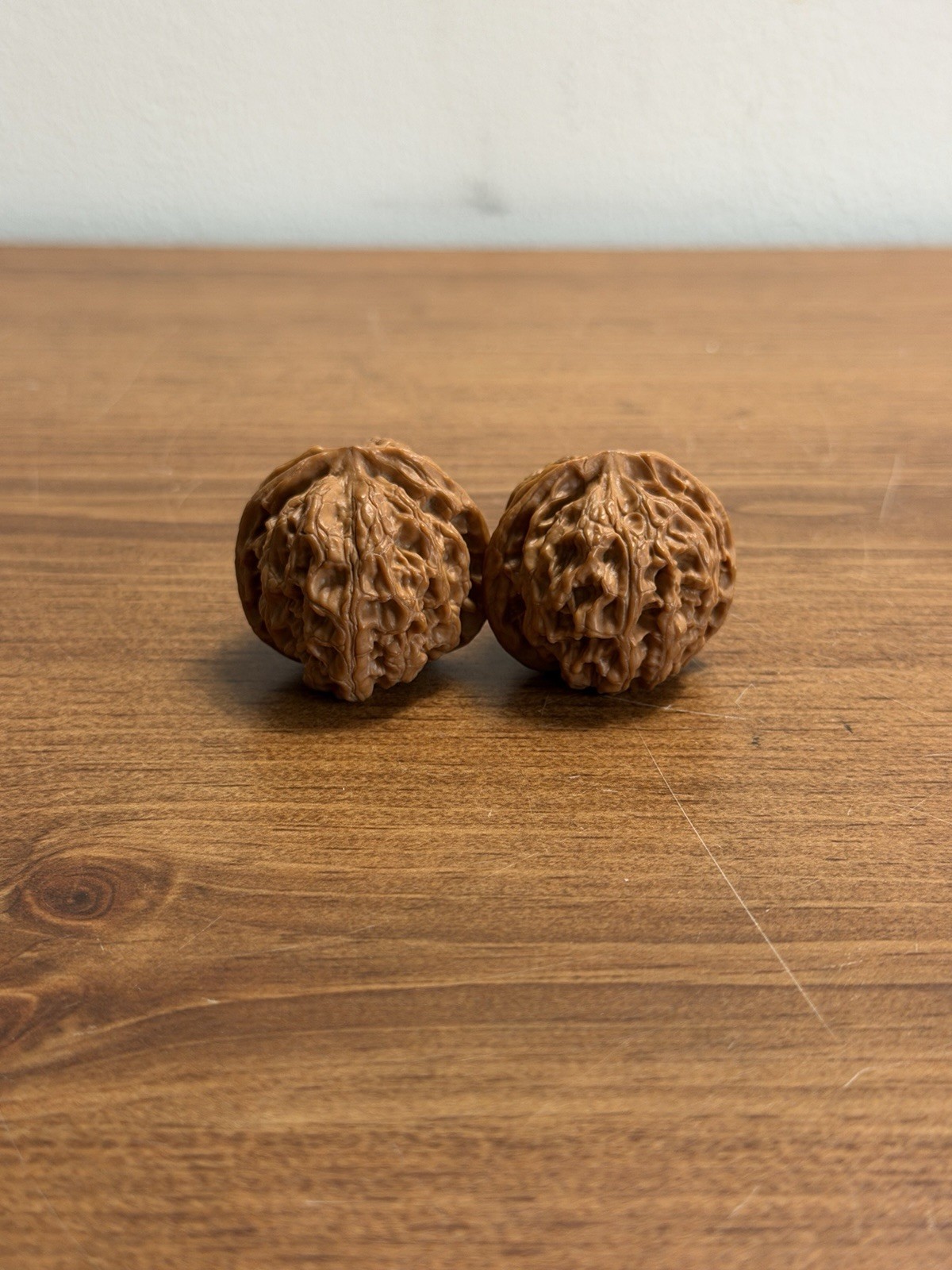 Pair of Match Chinese Health Walnut 精品老树苹果原文玩核桃39x37x33精配 配手套和刷子🍎🍏已打底 直接盘玩 Pair of Match Chinese Health Walnut 精品老树苹果原文玩核桃39x37x33精配 配手套和刷子🍎🍏已打底 直接盘玩