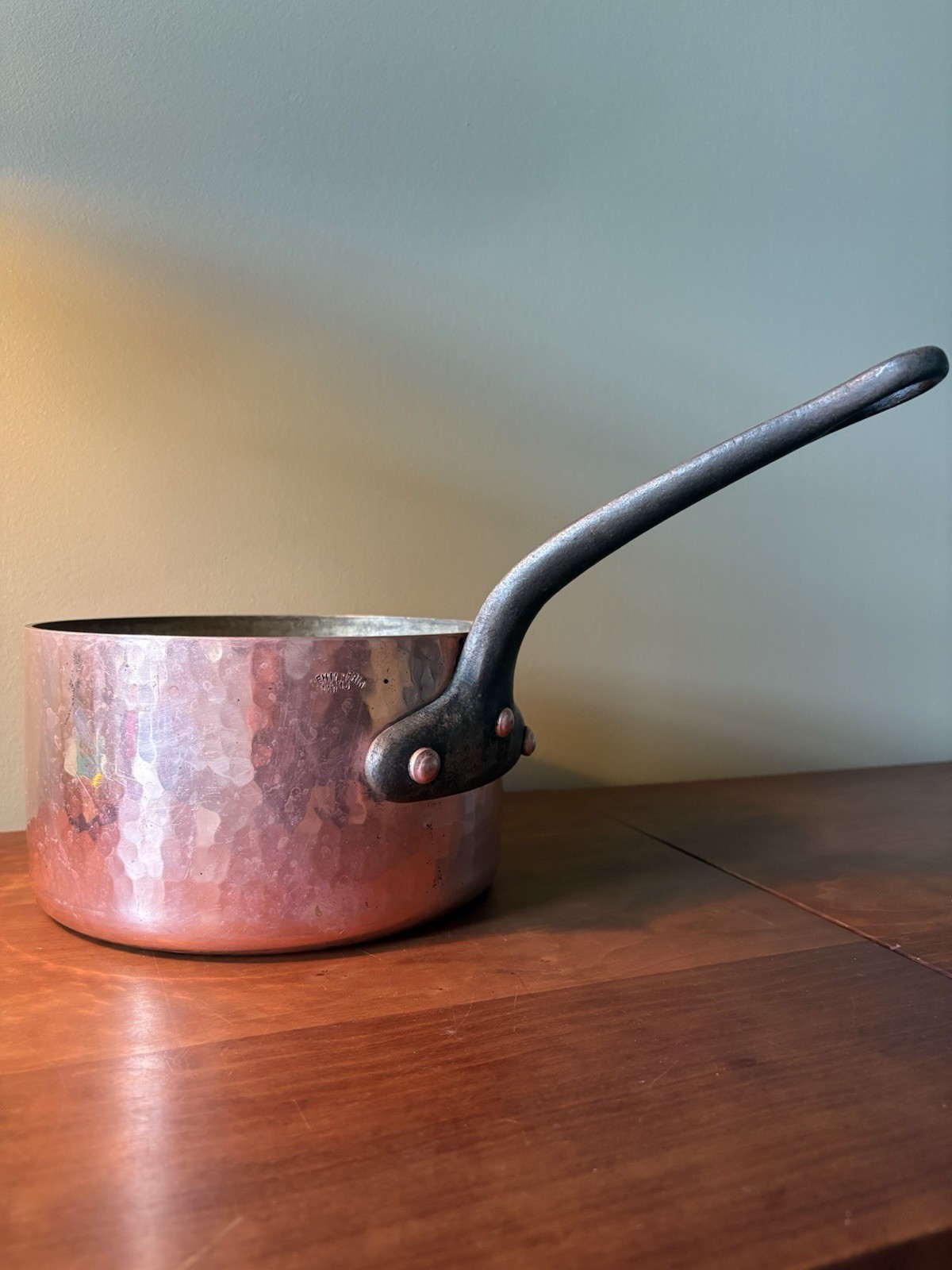 Vintage Genuine E. Dehillerin Paris 8” Hammered Sauce Pot, Tin Lined, Heavy Vintage Genuine E. Dehillerin Paris 8” Hammered Sauce Pot, Tin Lined, Heavy