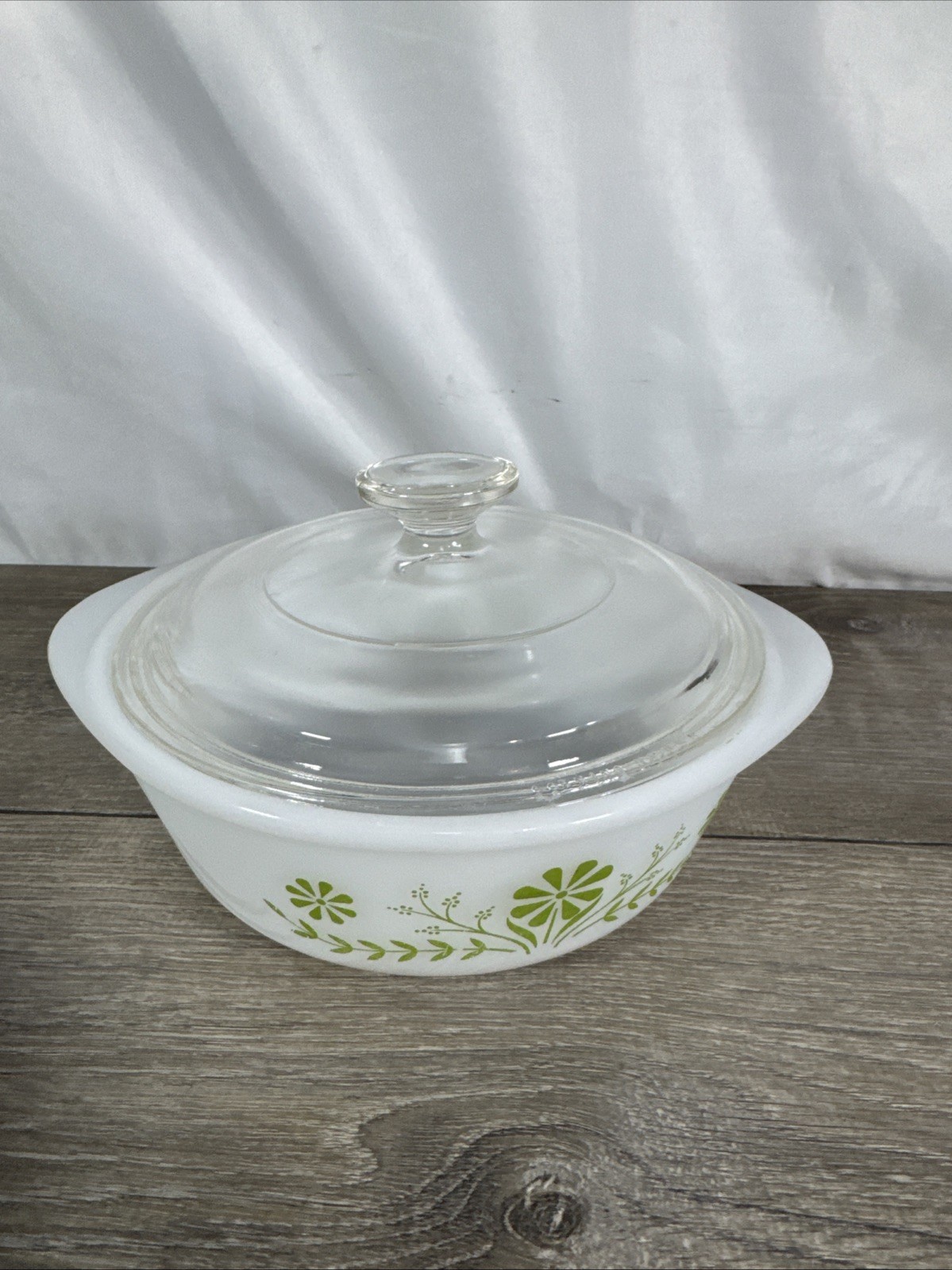 Glasbake Casserole Green Daisy Milk Glass Round Baking Dish J2600 1 1/2q W/ Lid Glasbake Casserole Green Daisy Milk Glass Round Baking Dish J2600 1 1/2q W/ Lid
