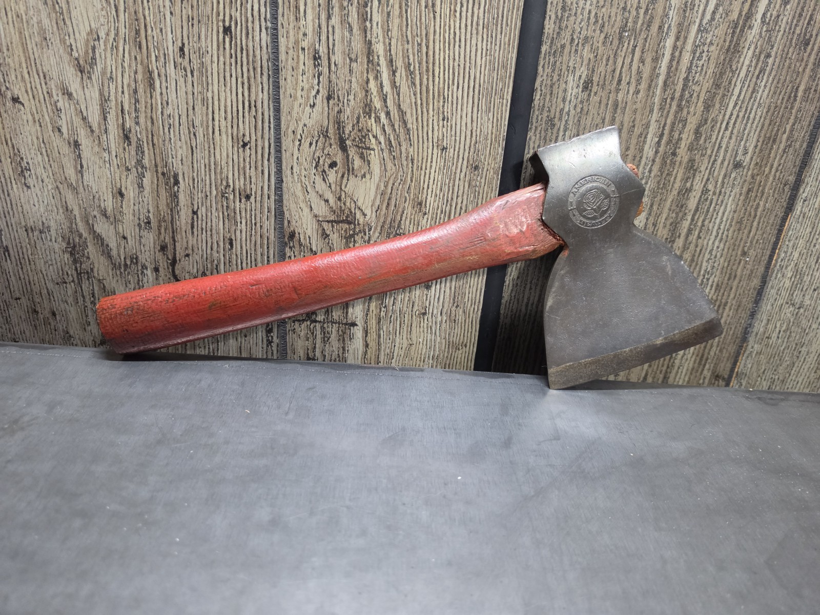 BEAUTIFUL American Beauty Vintage Broad Hatchet AMAZING Logo 3lb 5\ BEAUTIFUL American Beauty Vintage Broad Hatchet AMAZING Logo 3lb 5\