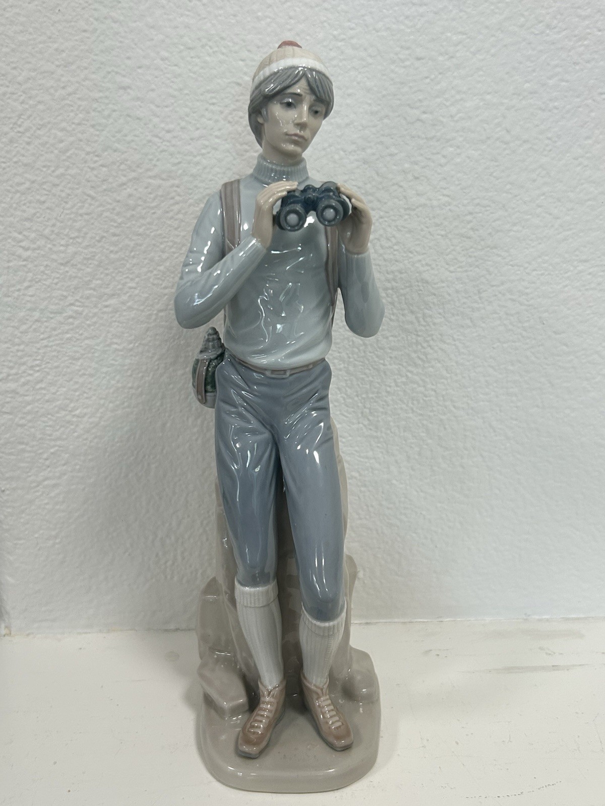 Lladró 5280 Hiker (Montañero) Porcelain Figurine Lladró 5280 Hiker (Montañero) Porcelain Figurine