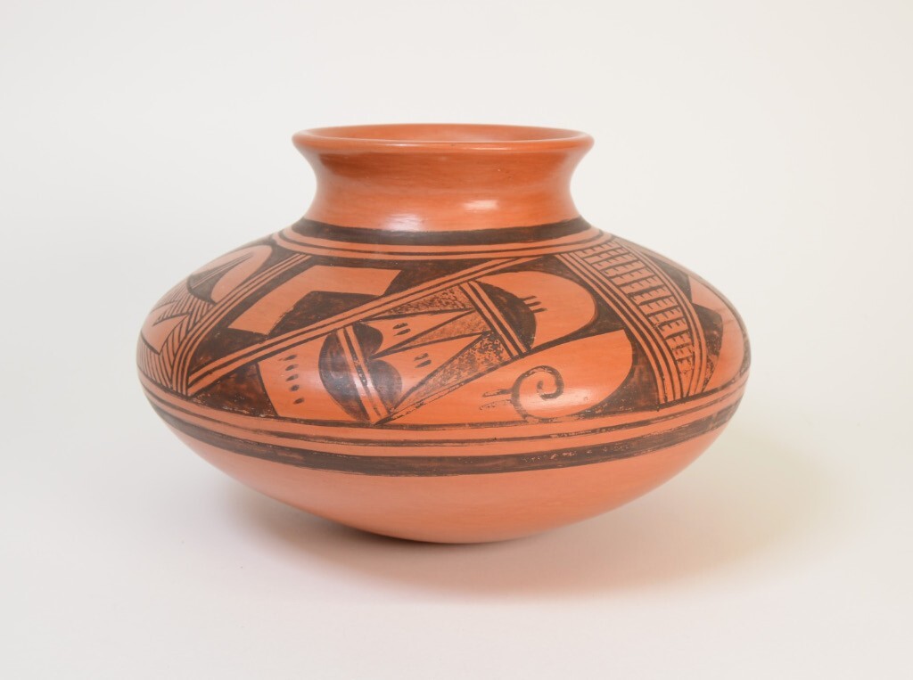 Hopi Pottery Verna Nahee (1902-1981)