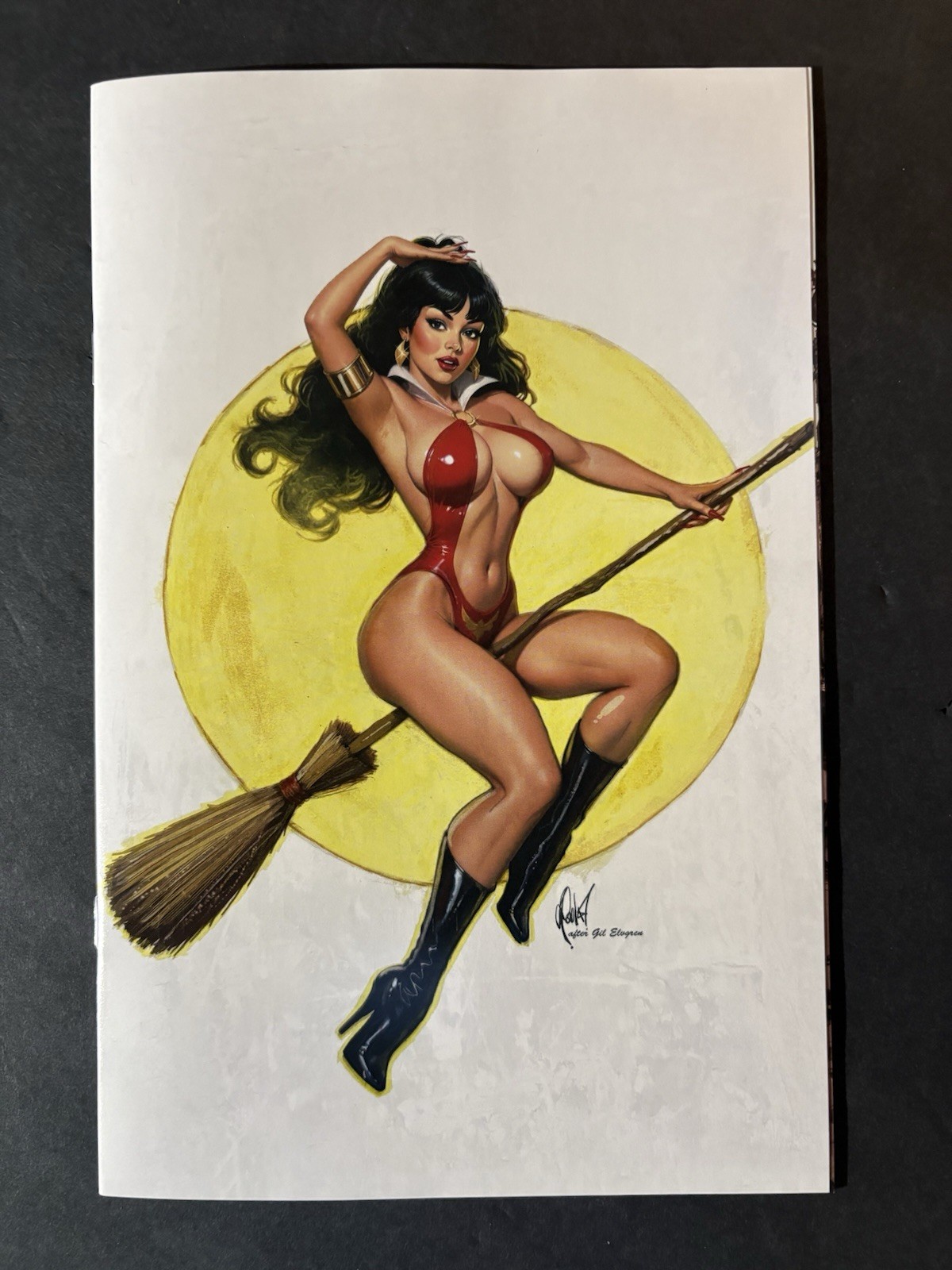 Vampirella #7 Poulat Gil Elvgren White Virgin Variant LTD 250 Vampirella #7 Poulat Gil Elvgren White Virgin Variant LTD 250