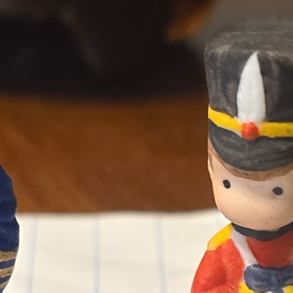 4 unique handpainted figures 