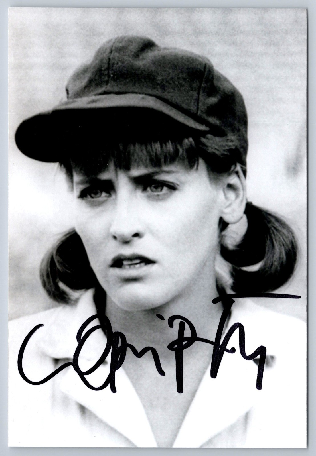 Lori Petty Hand Signed Photo - Actress - A League of Their Own Lori Petty Hand Signed Photo - Actress - A League of Their Own