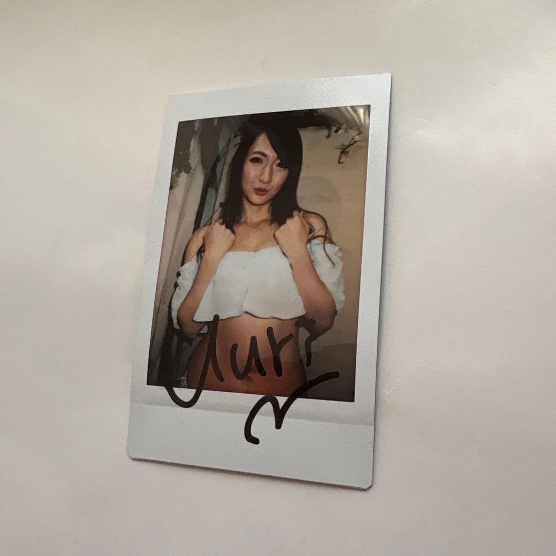 Yuri Nikaido Auto Autographed Signed Cheki Photo Japan Yuri Nikaido Auto Autographed Signed Cheki Photo Japan