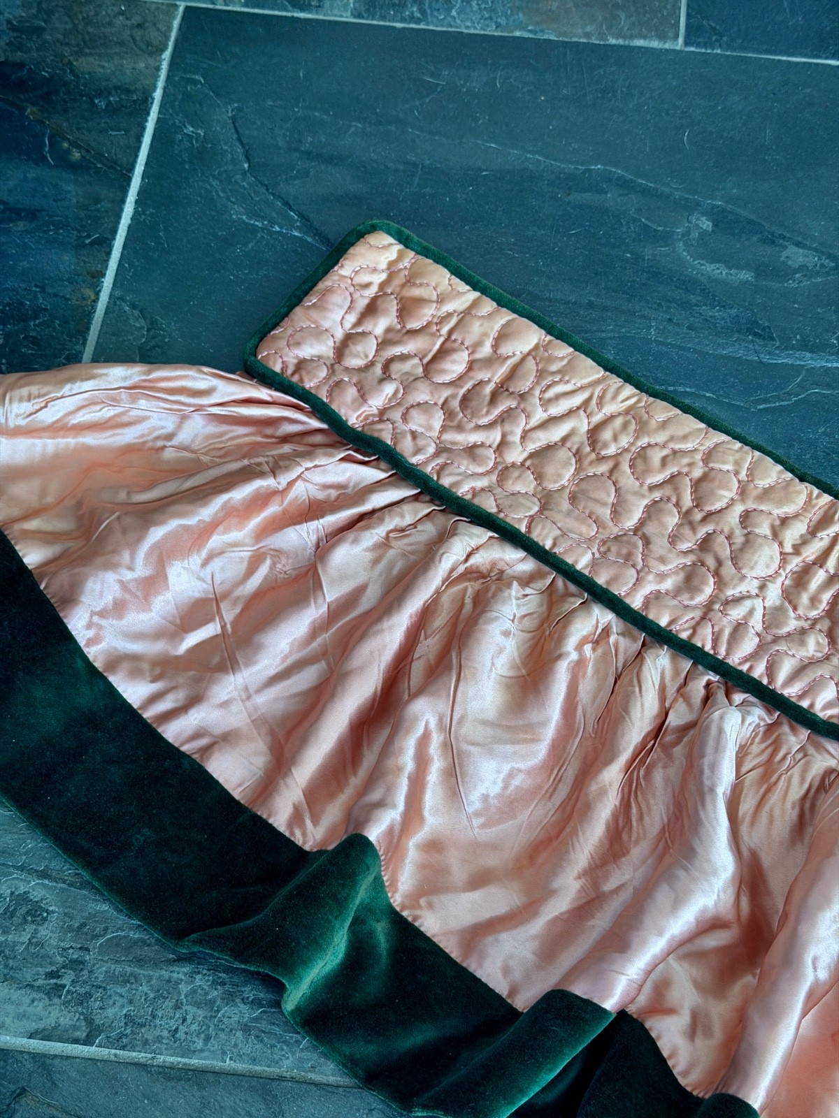 20’s Hollywood Glam Pelmet Art Deco Barkcloth Era Vintage Drape Curtain Valance 20’s Hollywood Glam Pelmet Art Deco Barkcloth Era Vintage Drape Curtain Valance