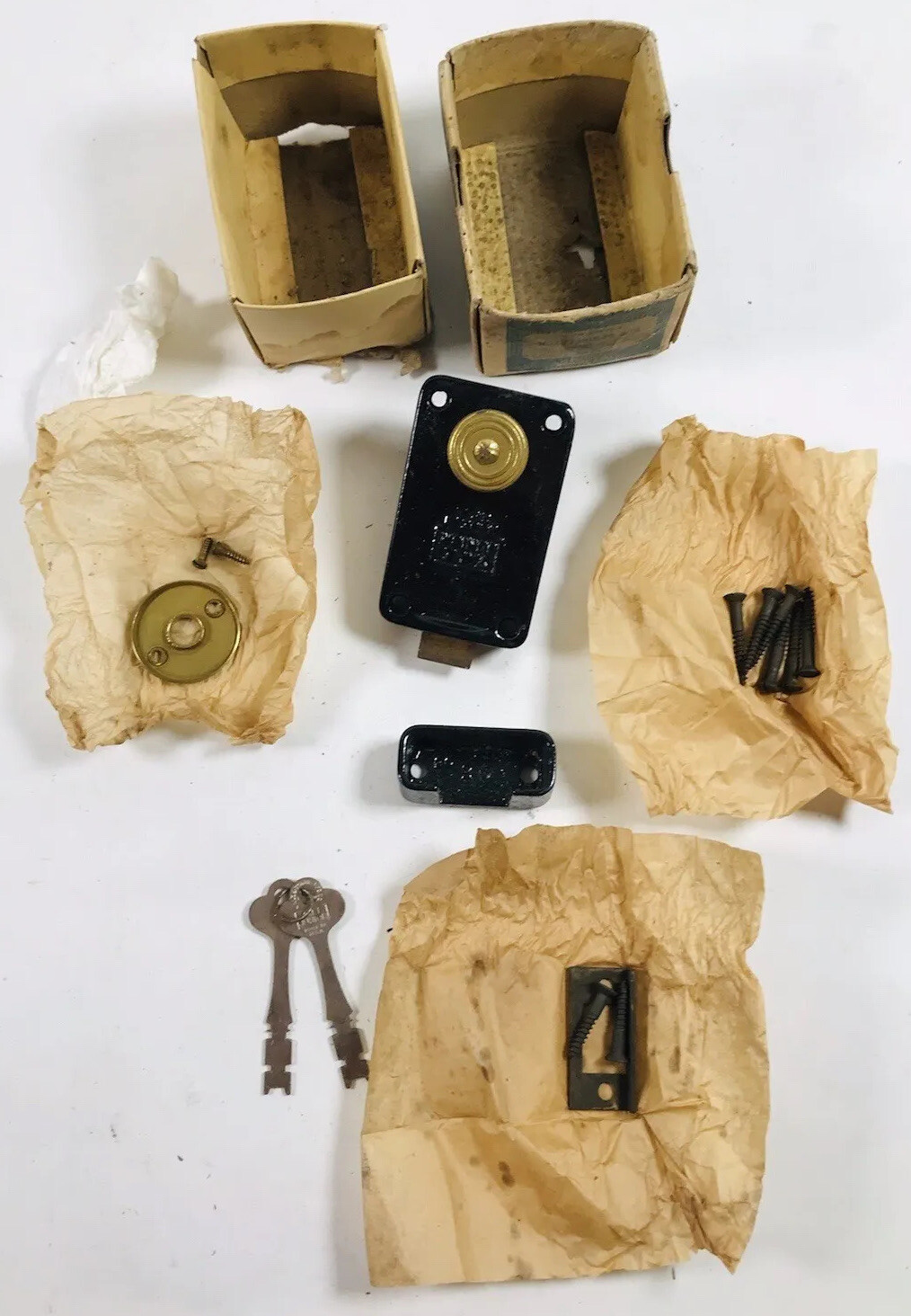 Yale junior 26 warded springlatch change no. 9 Original Box NOS With Accessories