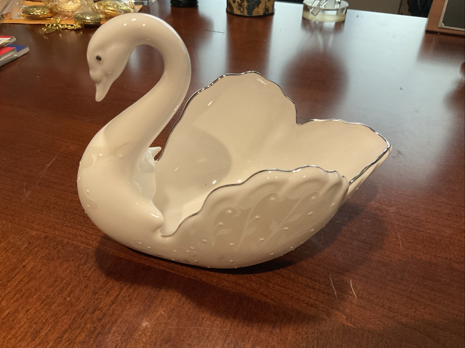Lenox Wedding Promises Opal Innocence Swan Jewelry Dish BEAUTIFUL