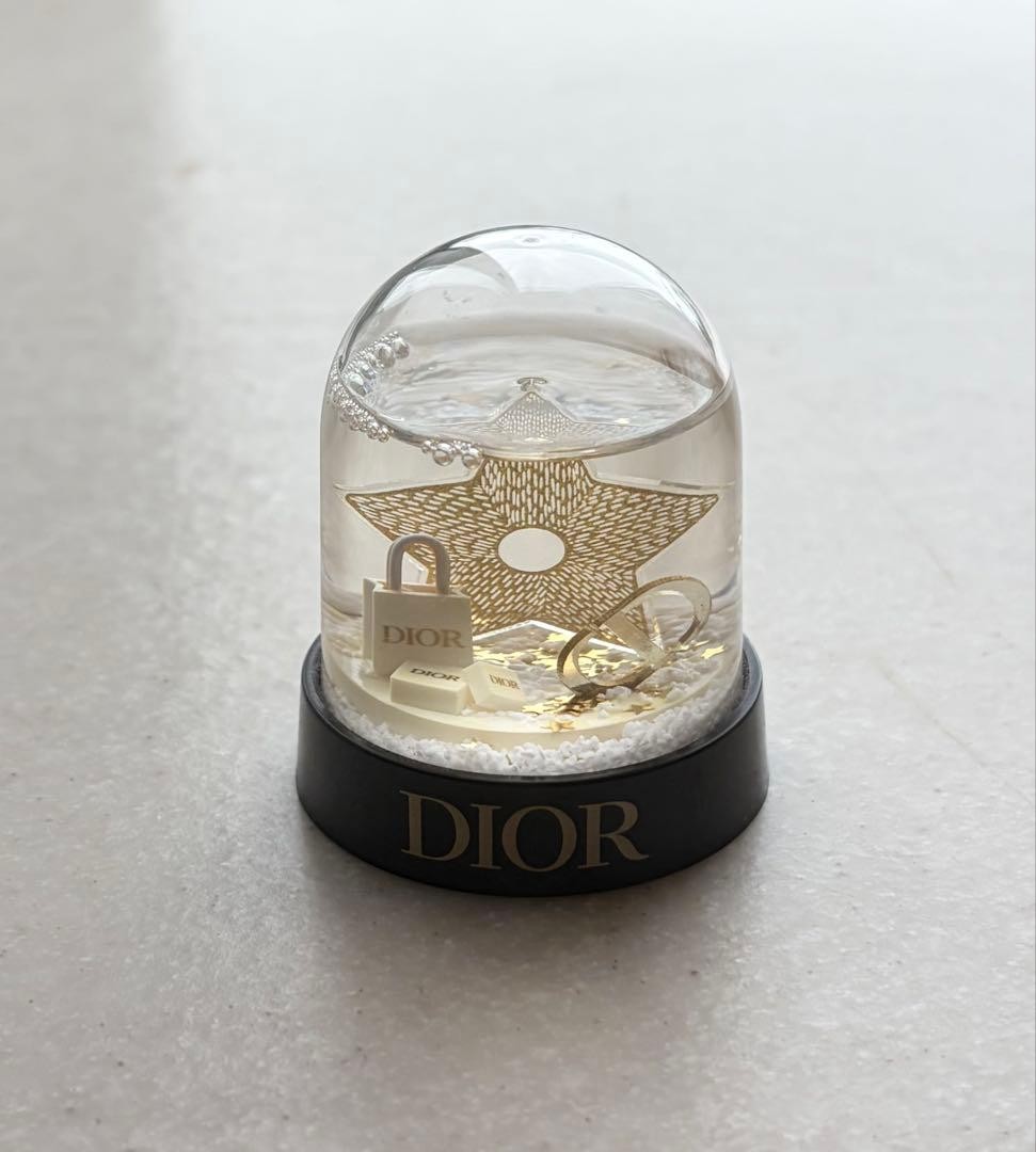 Christian Dior VIP Gift Snow Globe 2020 Christmas Limited Holiday Dome 5cm